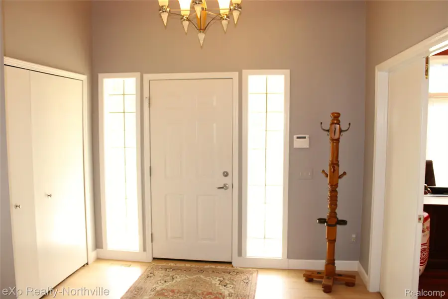 5364 Bridge Trail E, Commerce Township, MI 48382 - #3