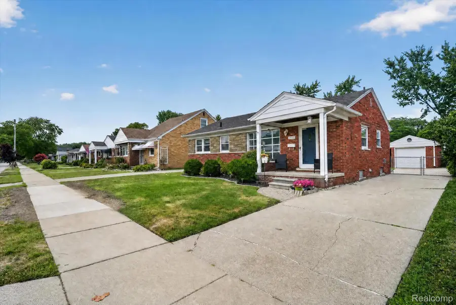 22925 Doremus Street, Saint Clair Shores, MI 48080 - #3