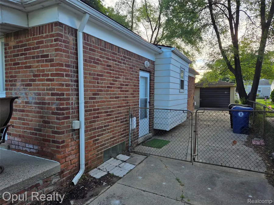 13520 Fenton, Redford, MI 48239 - #3