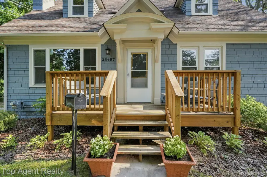 23457 Buckingham Street, Clinton, MI 48036 - #3