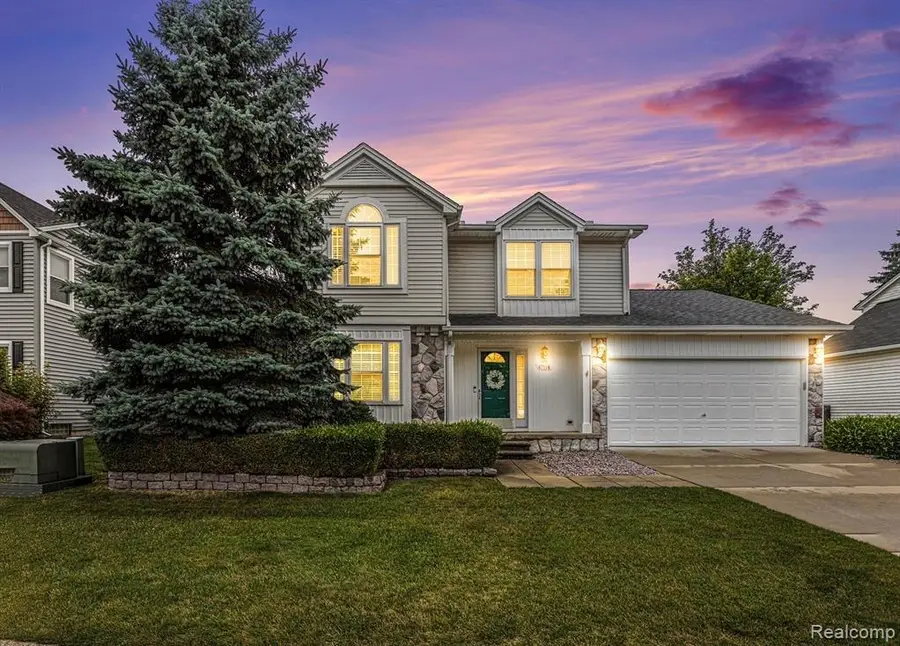 47114 Scarlet Drive S, Novi, MI 48374 - #3
