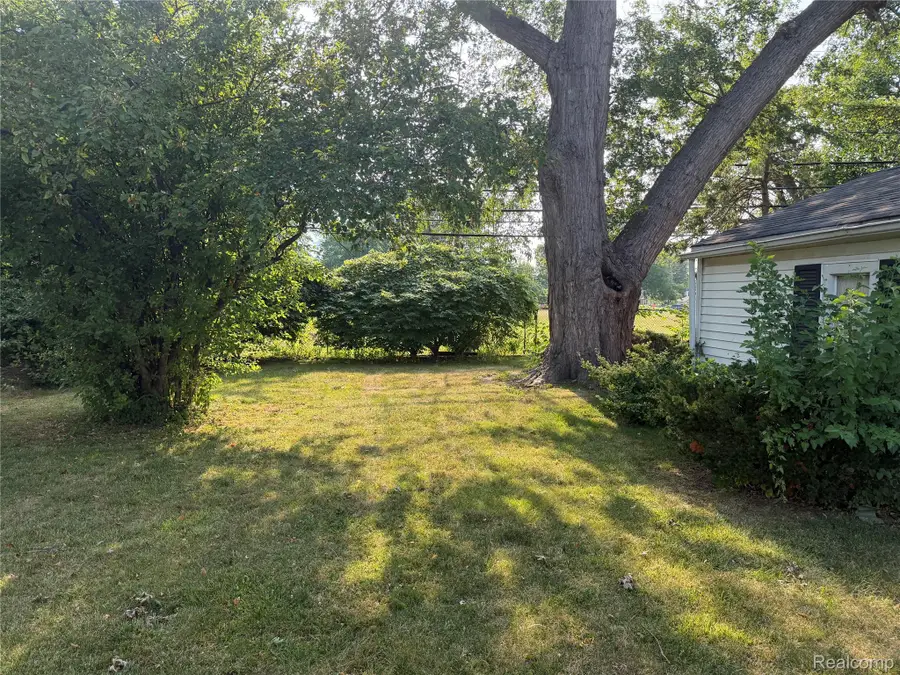 21819 Shakespeare Avenue, Eastpointe, MI 48021 - #3
