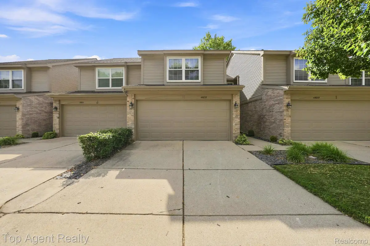 43835 Coachmaker Drive, Sterling Heights, MI 48313 - #1