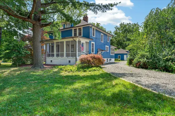 27108 E River Road, GrosseIle, MI 48138