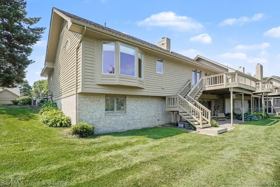 4521 Ravenwood Drive #4, Grand Blanc, MI 48439 - #2