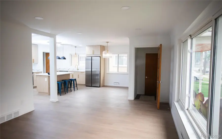 24091 Eastwood Street, Oak Park, MI 48237 - #2