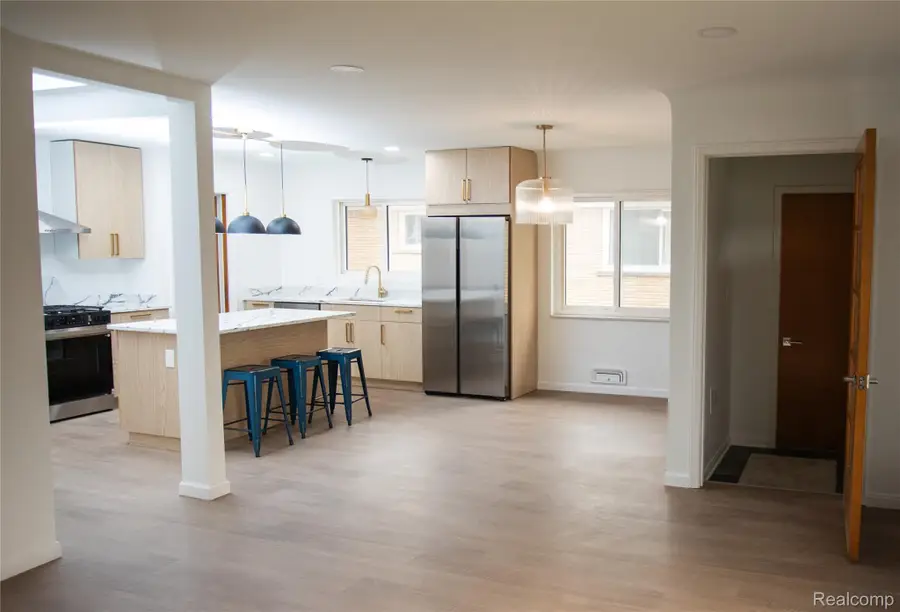24091 Eastwood Street, Oak Park, MI 48237 - #3