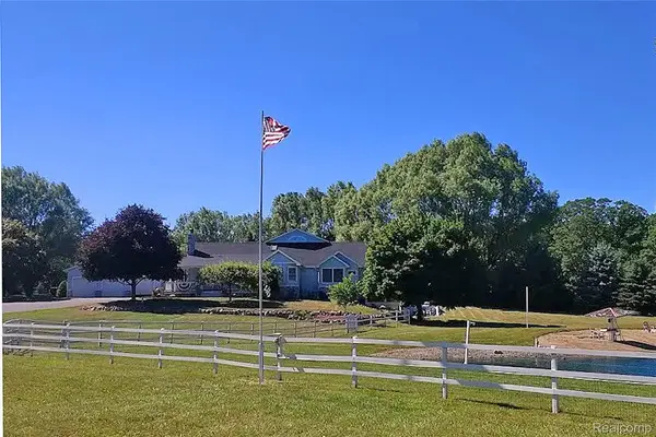 12401 Birchcrest Drive, Milford, MI 48380