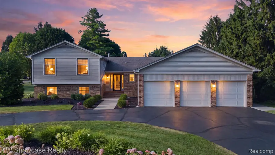 3260 Ravinewood Drive, Commerce Township, MI 48382 - #2
