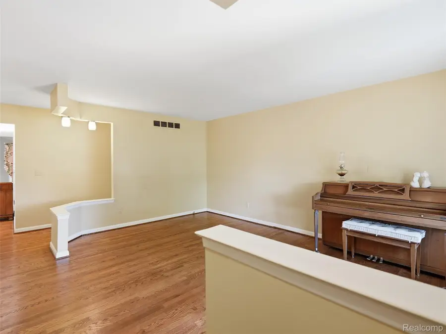 12982 Canterbury Drive, Sterling Heights, MI 48312 - #2