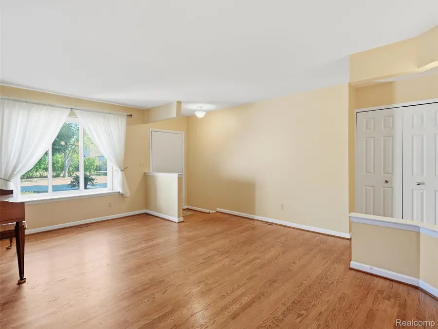 12982 Canterbury Drive, Sterling Heights, MI 48312 - #3