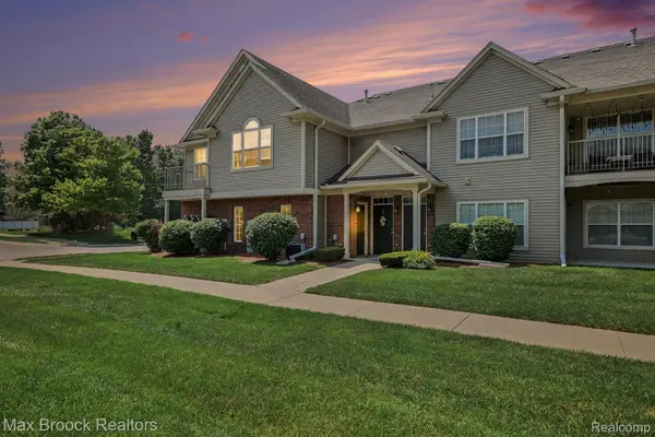 49086 W Woods Drive, Utica, MI 48317
