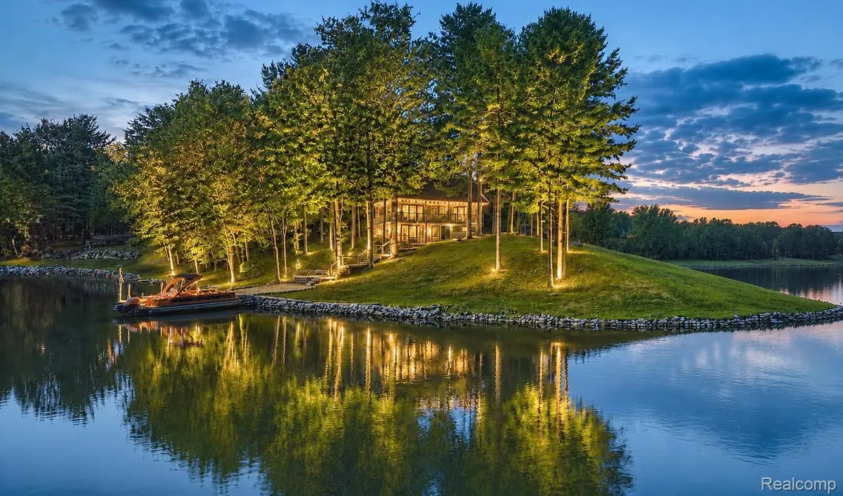 2380 Islanders Way, Gladwin, MI 48624 - #1