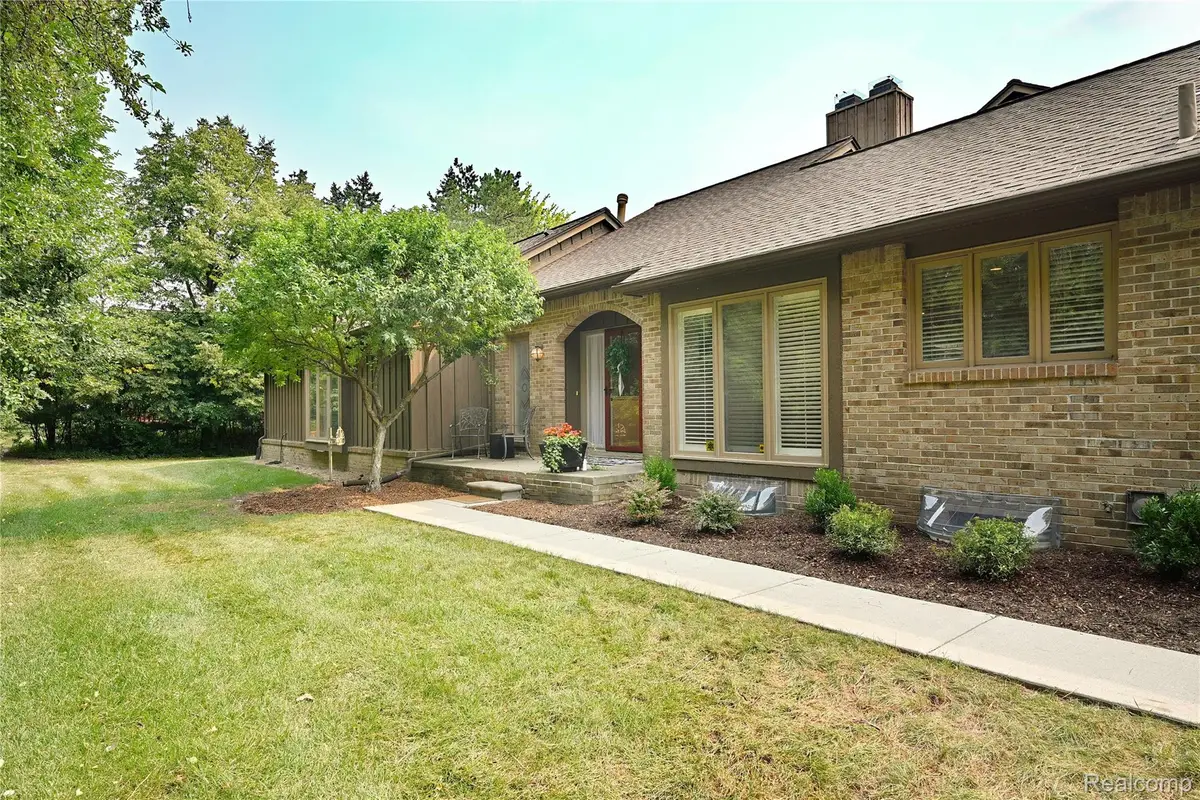 23930 Greenglen Court, Bingham Farms, MI 48025 - #1