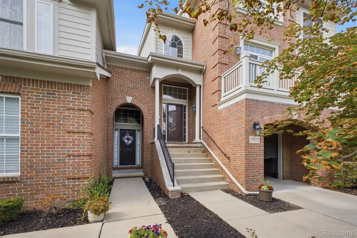 37576 Newburgh Park Circle, Livonia, MI 48152 - #1
