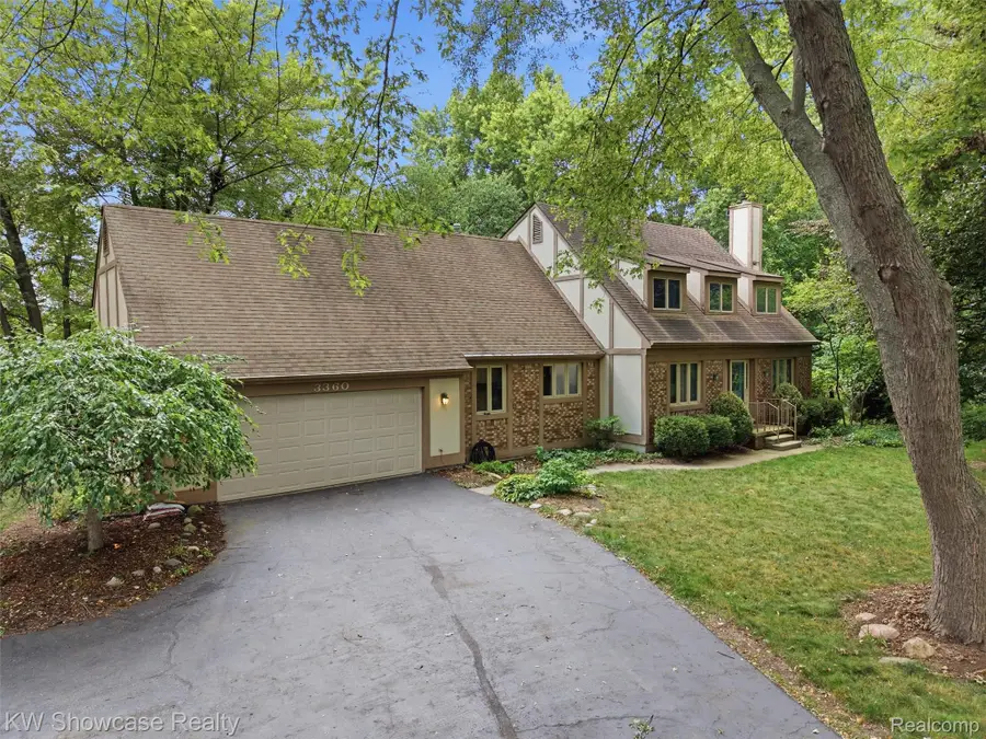 3360 Pleasant Valley Road, Brighton, MI 48114 - #2