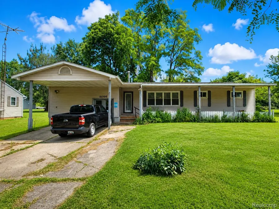 11505 E Mount Morris Road, Davison, MI 48423 - #3