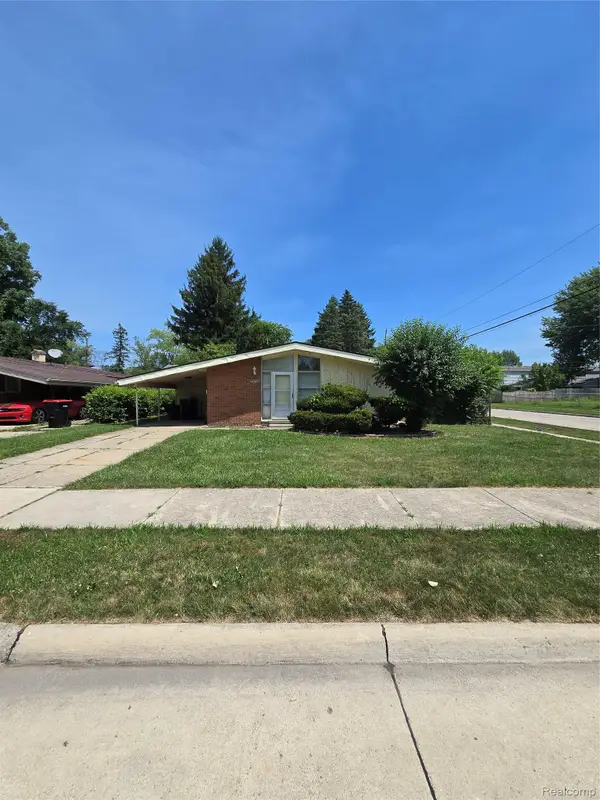 29708 Fairfax Street, Southfield, MI 48076