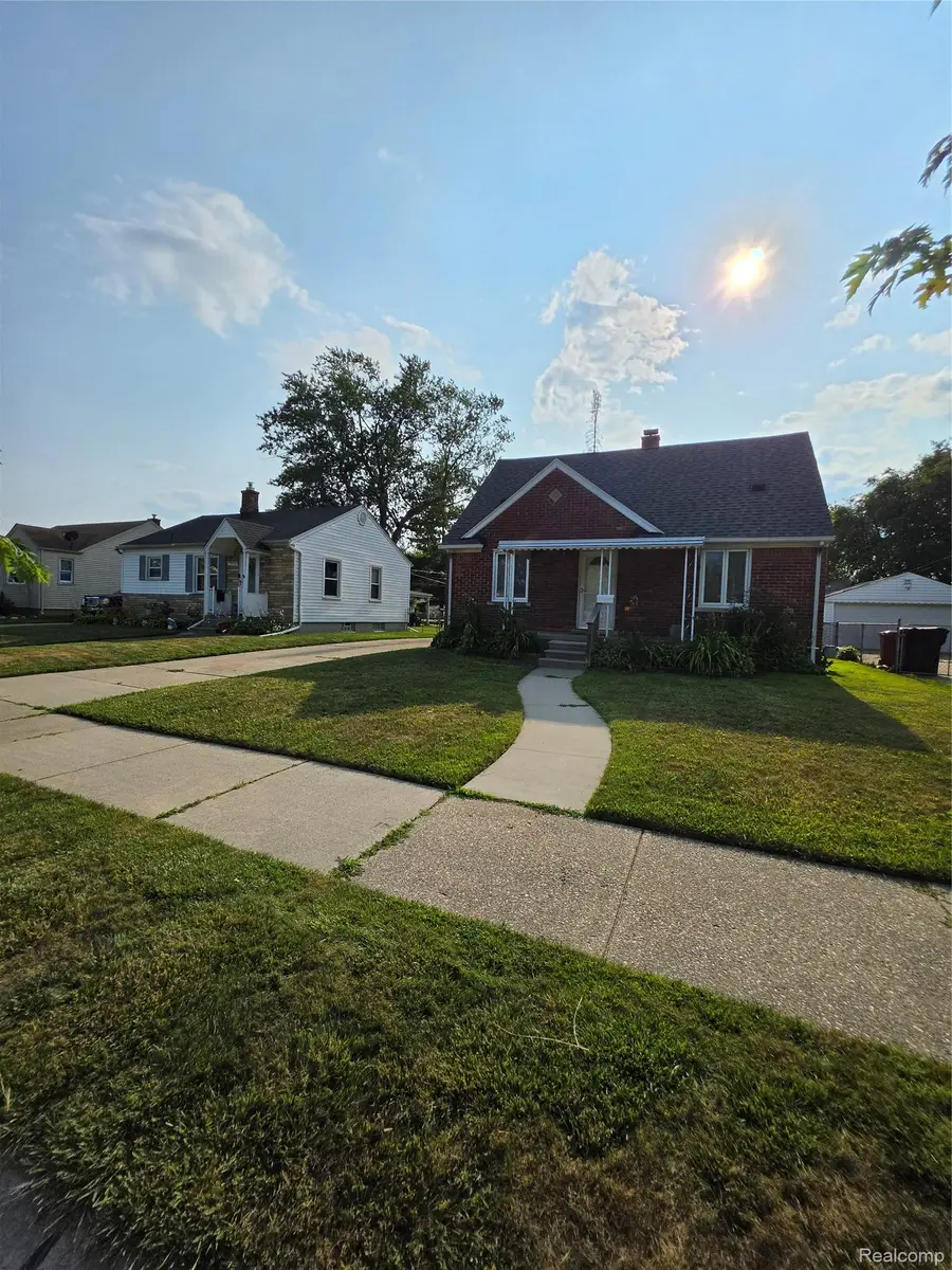 29595 Park Street, Roseville, MI 48066 - #2