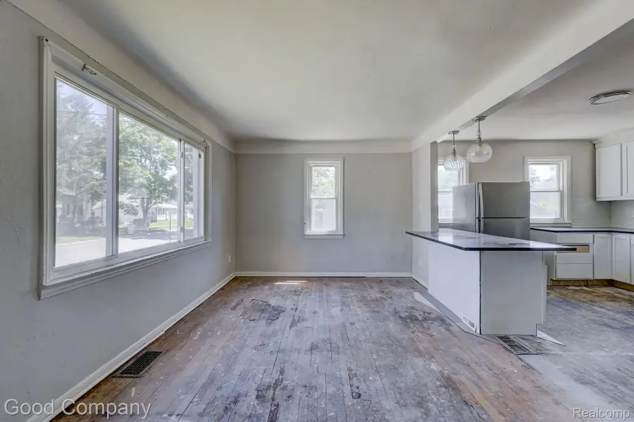 436 E George Avenue, Hazel Park, MI 48030 - #3