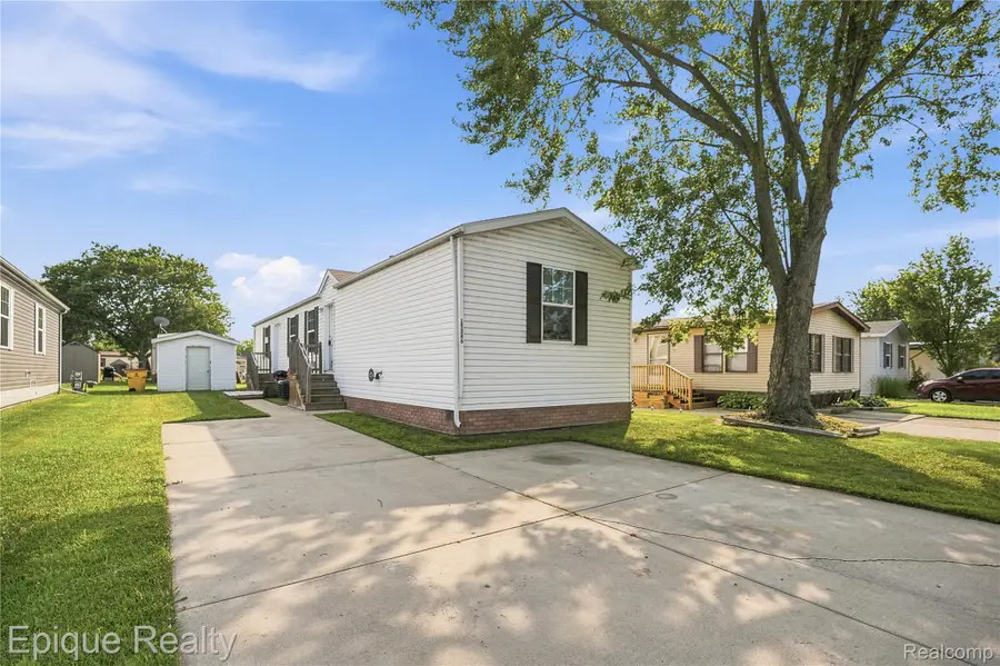 15346 Enchante, Clinton Township, MI 48038 - #3