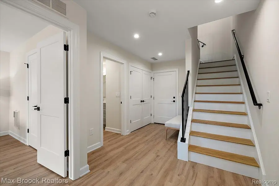 378 Notre Dame Street, Grosse Pointe, MI 48230 - #2