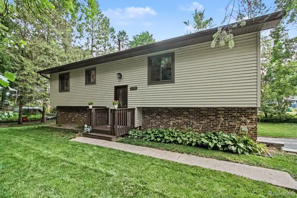 11372 Outer Drive, Pinckney, MI 48169