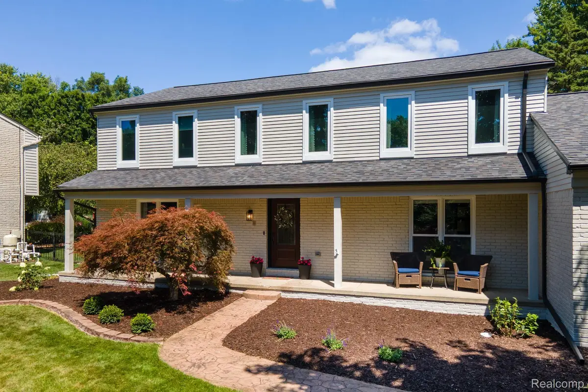 1120 Hackberry Circle, Rochester Hills, MI 48309 - #1