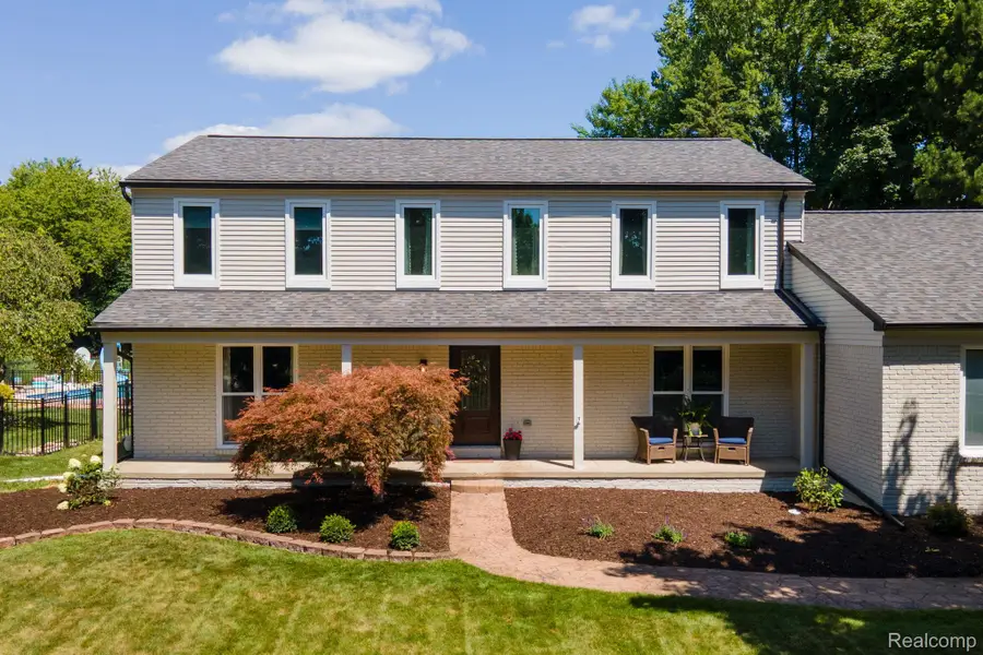 1120 Hackberry Circle, Rochester Hills, MI 48309 - #2