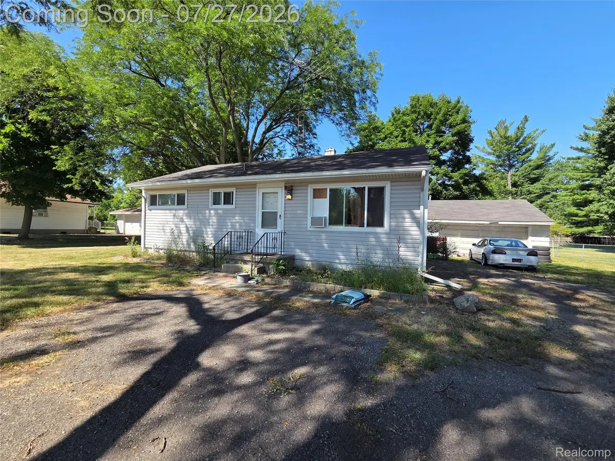 6056 Dort Highway, Grand Blanc, MI 48439 - #1