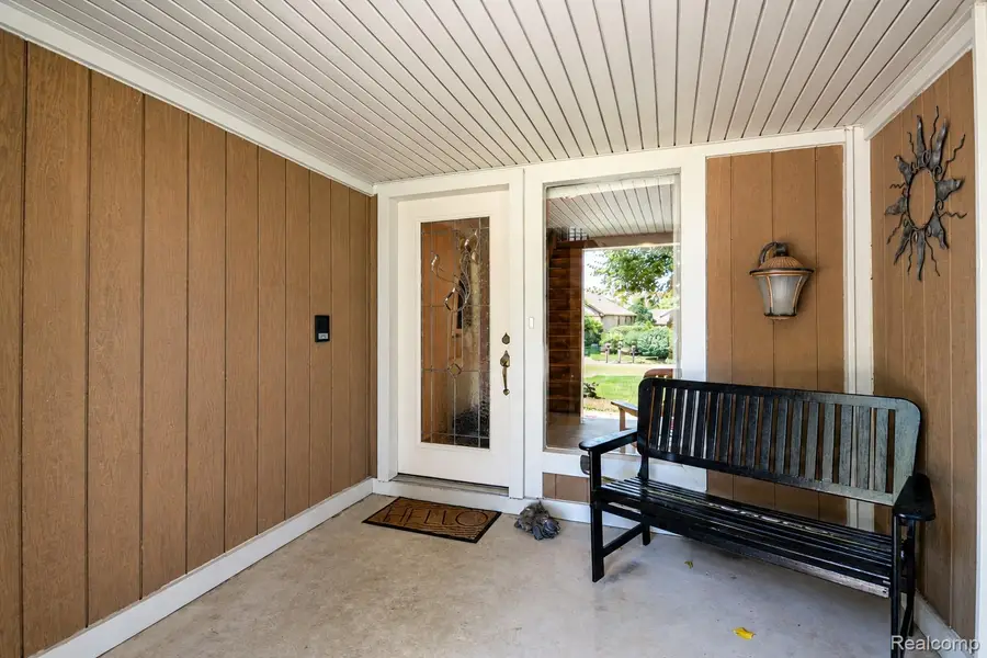 22783 Shadowglen Drive, Farmington, MI 48335 - #2