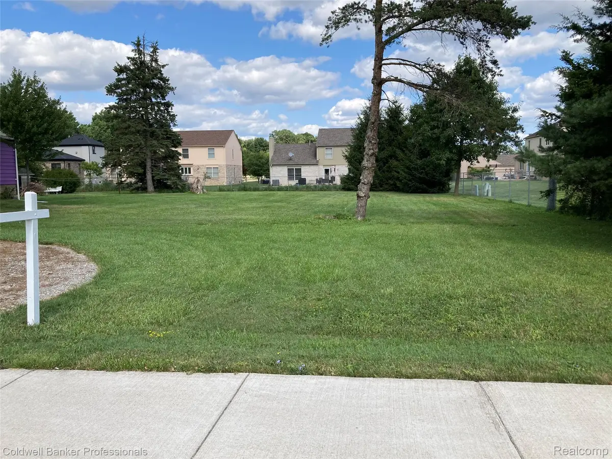 000 Dequindre Road, Sterling Heights, MI 48314 - #1