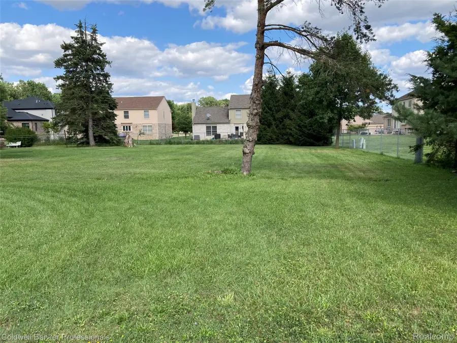 000 Dequindre Road, Sterling Heights, MI 48314 - #3