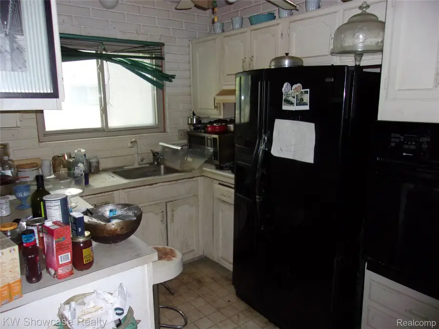 27380 Lahser Road, Southfield, MI 48034 - #2
