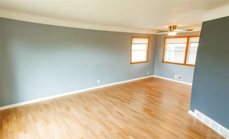 11096 Busch Avenue, Warren, MI 48089 - #3