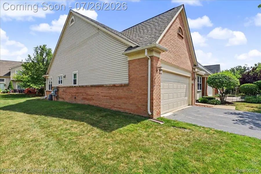 5517 Elmhurst Drive #27, Trenton, MI 48183 - #3