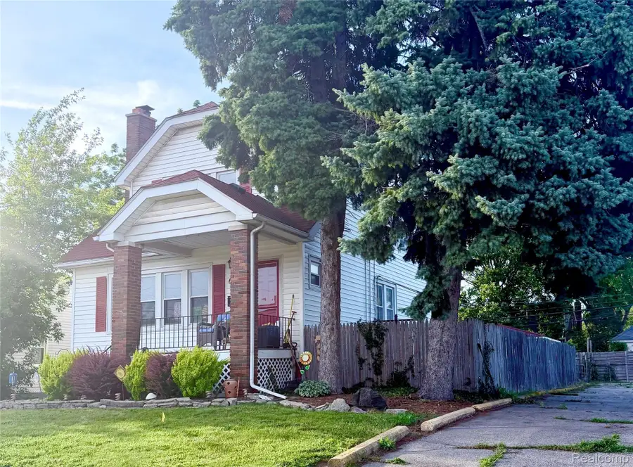 617 E Bennett Avenue, Ferndale, MI 48220 - #2
