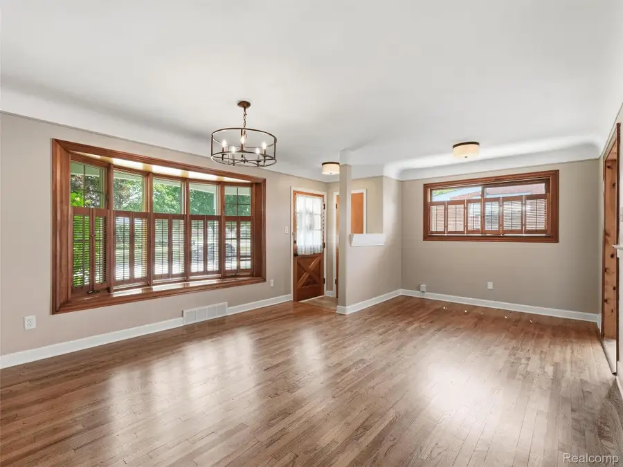 3170 Maxwell Street, Trenton, MI 48183 - #2