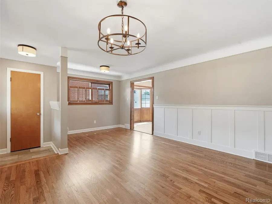 3170 Maxwell Street, Trenton, MI 48183 - #3