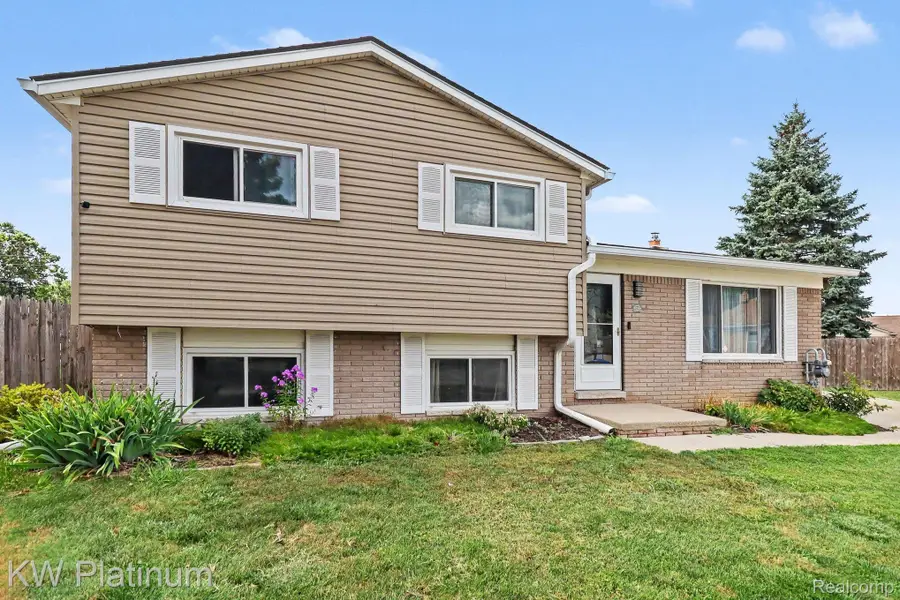 32369 Norwich Court, Fraser, MI 48026 - #3