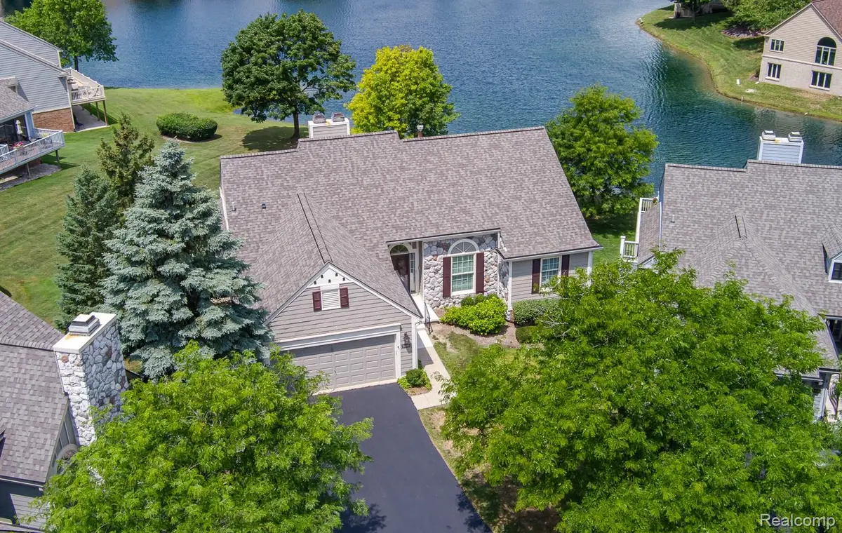 2446 Inglehill Pointe, Bloomfield, MI 48304 - #1