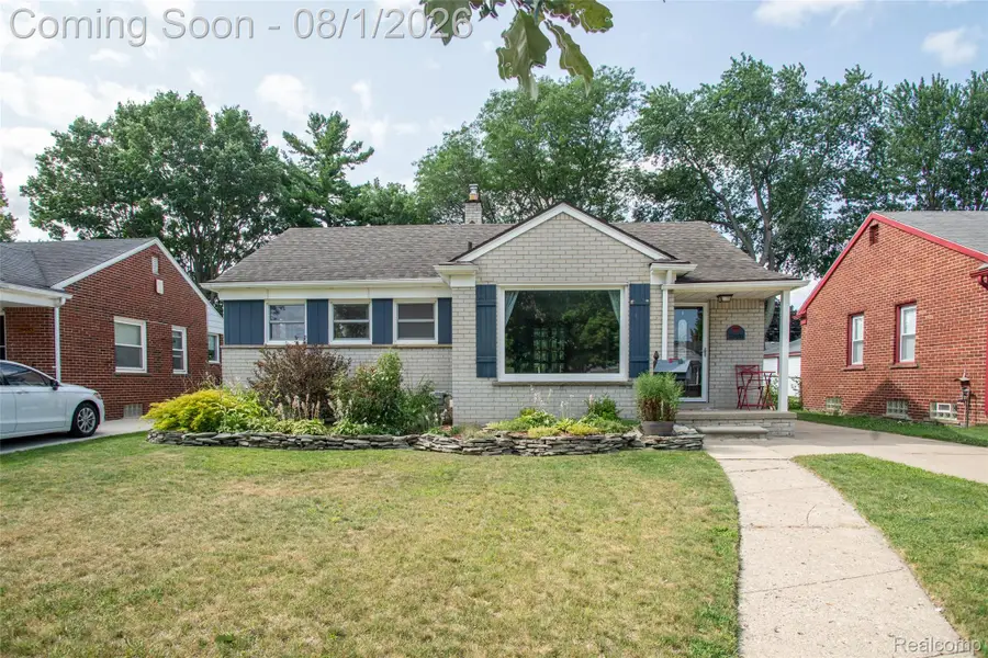 28491 N Clements Circle, Livonia, MI 48150 - #3