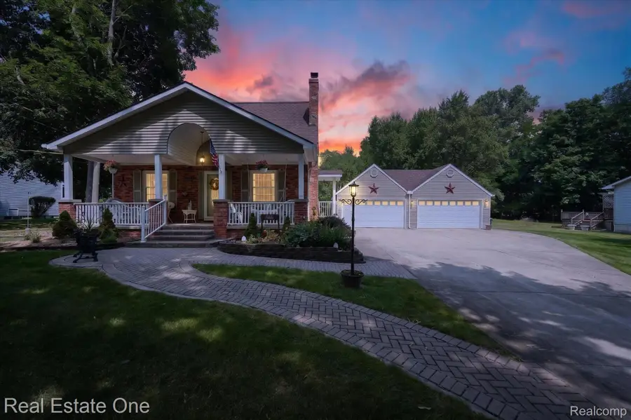 31600 Trestain Street, Farmington Hills, MI 48336 - #2