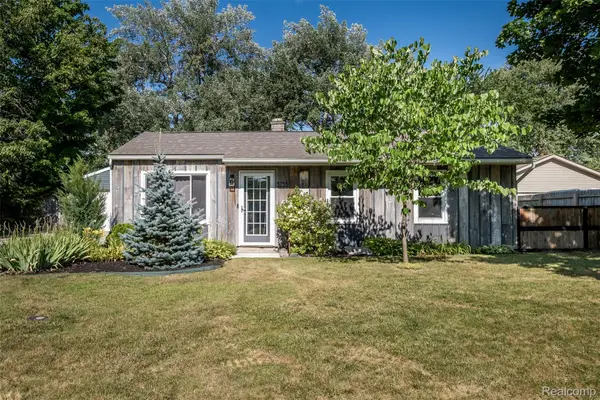 3755 Coleport Street, LakeOrion, MI 48359