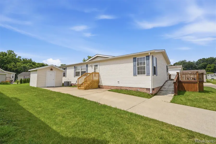 11784 Stoneridge Court, South Lyon, MI 48178 - #2