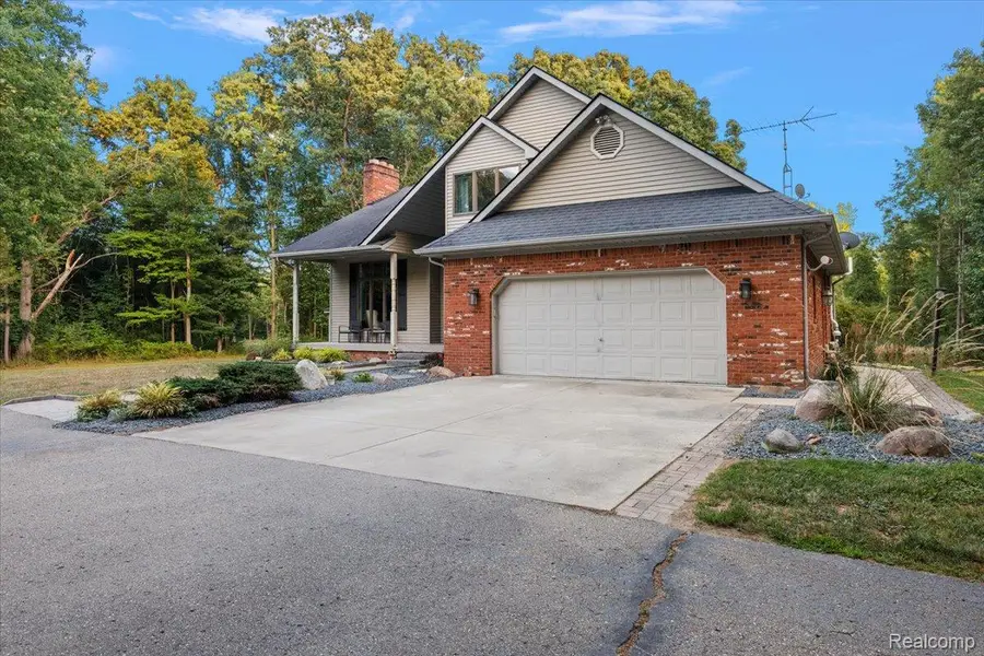 707 W Sutton Road, Metamora, MI 48455 - #2