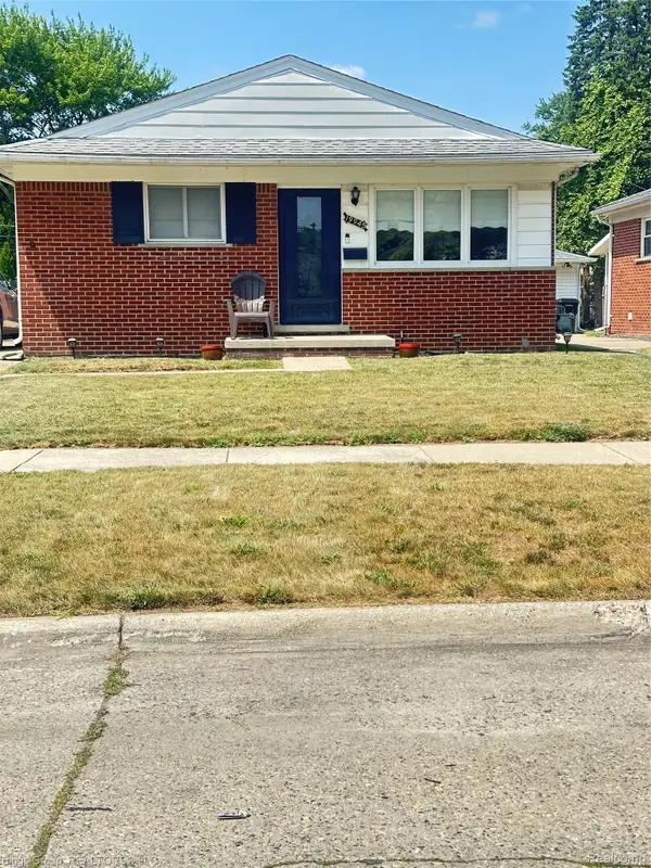 19945 Fox, Redford, MI 48240