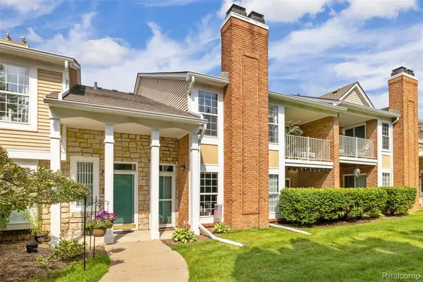 56472 Chesapeake Trail #71, Utica, MI 48316