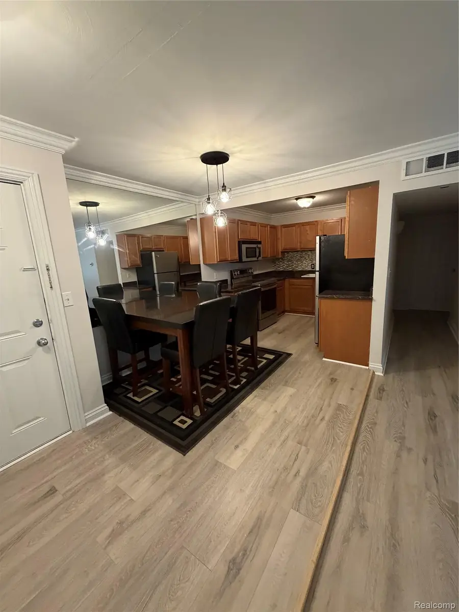 2245 Walton Boulevard #56, Rochester Hills, MI 48309 - #2
