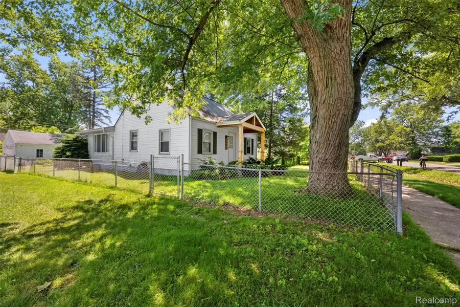 19210 Poinciana, Redford, MI 48240 - #2